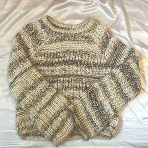 Universal Threads Women’s Sweater Size Medium